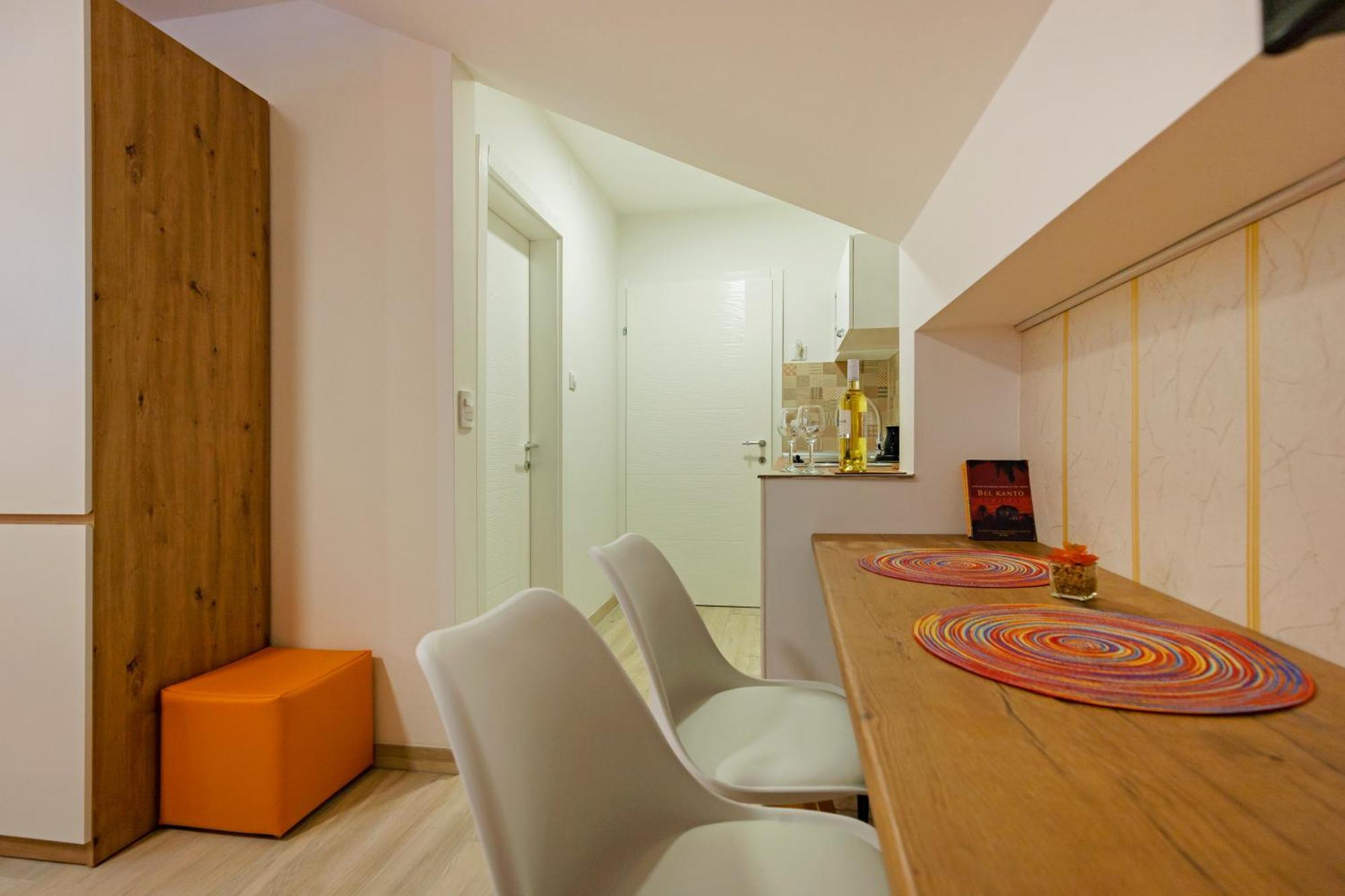 Apartment Happy